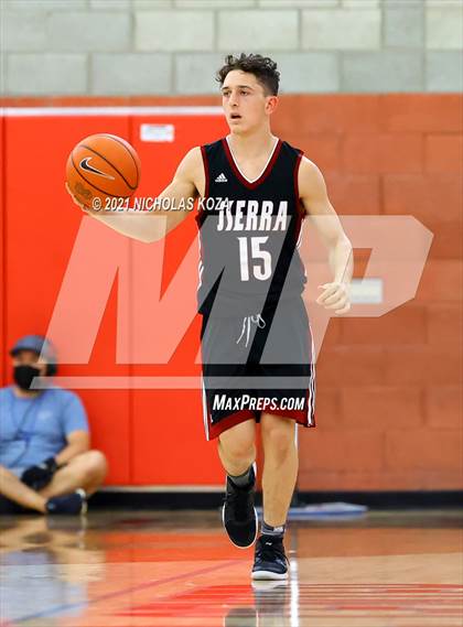 Thumbnail 2 in Crean Lutheran vs. JSerra Catholic (Mater Dei Extravaganza) photogallery.