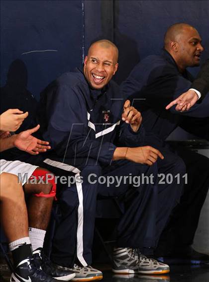 Thumbnail 3 in Contreras @ Bellarmine-Jefferson (Bell-Jeff Holiday Classic) photogallery.