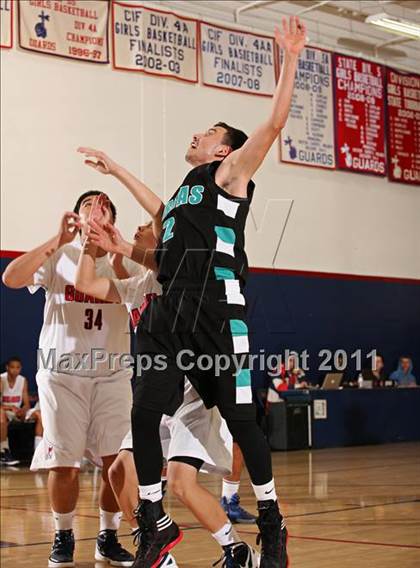 Thumbnail 3 in Contreras @ Bellarmine-Jefferson (Bell-Jeff Holiday Classic) photogallery.