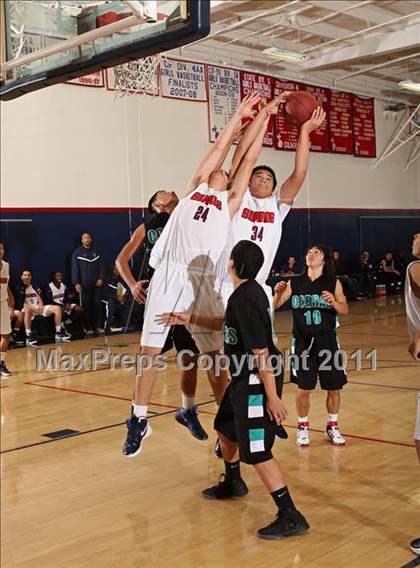 Thumbnail 3 in Contreras @ Bellarmine-Jefferson (Bell-Jeff Holiday Classic) photogallery.