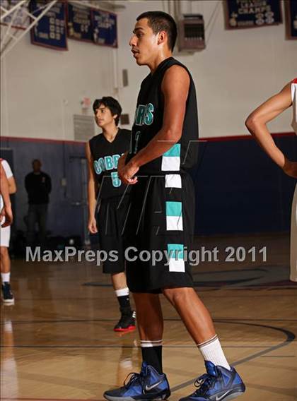 Thumbnail 2 in Contreras @ Bellarmine-Jefferson (Bell-Jeff Holiday Classic) photogallery.