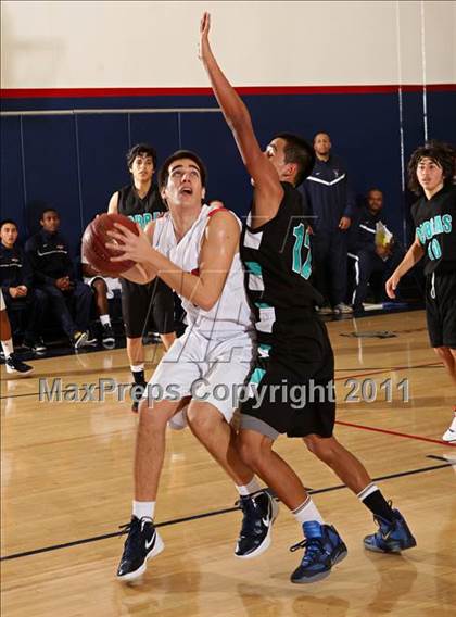 Thumbnail 2 in Contreras @ Bellarmine-Jefferson (Bell-Jeff Holiday Classic) photogallery.