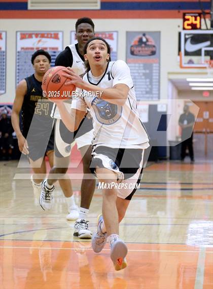 Thumbnail 2 in Oak Cliff Faith Family Academy vs Bella Vista Grind Academy (Tarkanian Classic) photogallery.