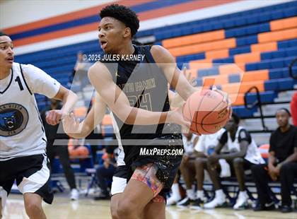Thumbnail 1 in Oak Cliff Faith Family Academy vs Bella Vista Grind Academy (Tarkanian Classic) photogallery.