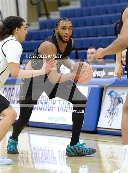 Thumbnail 1 in Oak Cliff Faith Family Academy vs Bella Vista Grind Academy (Tarkanian Classic) photogallery.