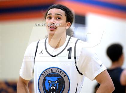 Thumbnail 2 in Oak Cliff Faith Family Academy vs Bella Vista Grind Academy (Tarkanian Classic) photogallery.