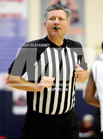 Thumbnail 2 in Oak Cliff Faith Family Academy vs Bella Vista Grind Academy (Tarkanian Classic) photogallery.