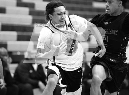 Thumbnail 1 in Oak Cliff Faith Family Academy vs Bella Vista Grind Academy (Tarkanian Classic) photogallery.