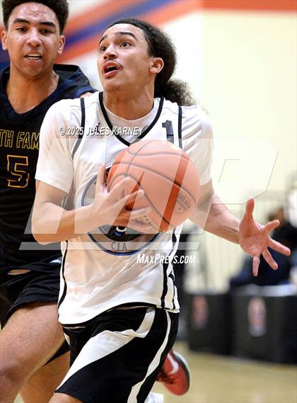 Thumbnail 1 in Oak Cliff Faith Family Academy vs Bella Vista Grind Academy (Tarkanian Classic) photogallery.