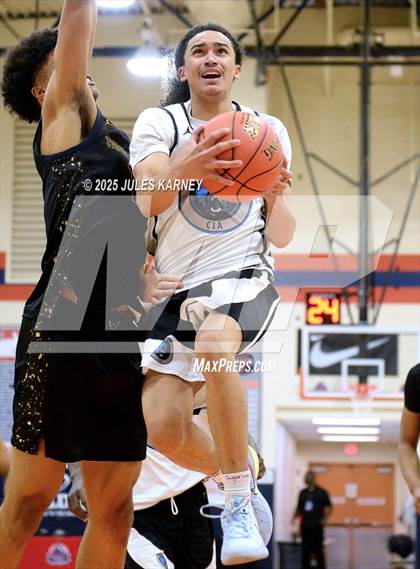 Thumbnail 3 in Oak Cliff Faith Family Academy vs Bella Vista Grind Academy (Tarkanian Classic) photogallery.