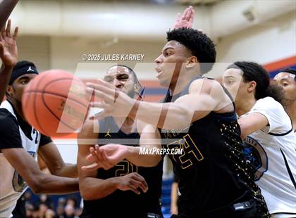 Thumbnail 2 in Oak Cliff Faith Family Academy vs Bella Vista Grind Academy (Tarkanian Classic) photogallery.