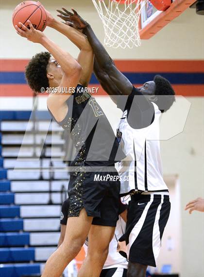 Thumbnail 2 in Oak Cliff Faith Family Academy vs Bella Vista Grind Academy (Tarkanian Classic) photogallery.