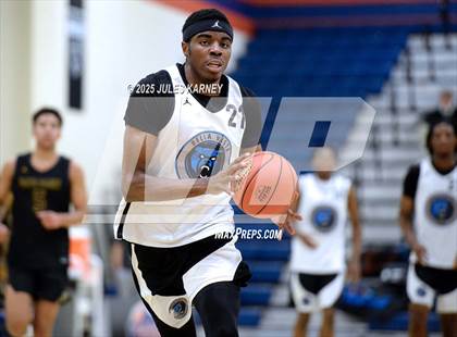 Thumbnail 2 in Oak Cliff Faith Family Academy vs Bella Vista Grind Academy (Tarkanian Classic) photogallery.