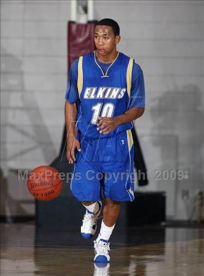 Thumbnail 2 in Strake Jesuit vs. Elkins (Texas 5A Region 3 Semifinal) photogallery.