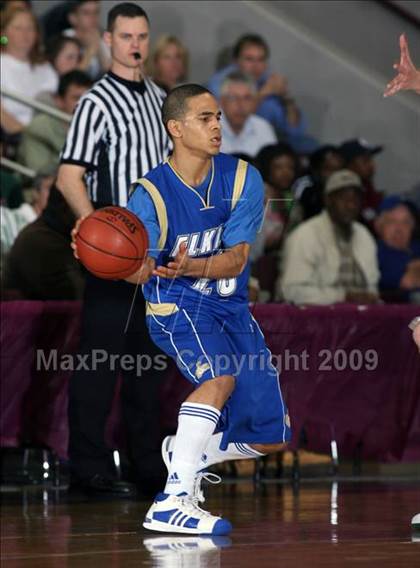 Thumbnail 2 in Strake Jesuit vs. Elkins (Texas 5A Region 3 Semifinal) photogallery.