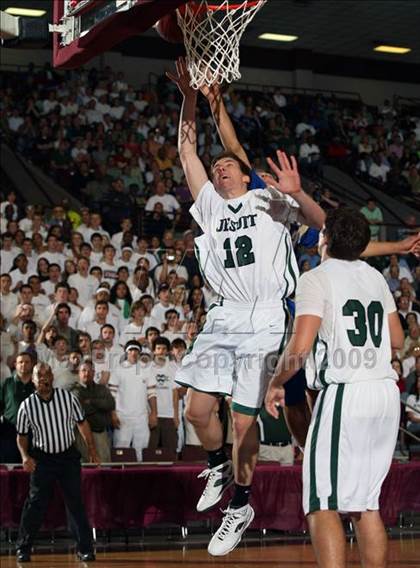 Thumbnail 2 in Strake Jesuit vs. Elkins (Texas 5A Region 3 Semifinal) photogallery.