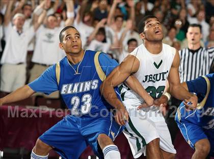 Thumbnail 1 in Strake Jesuit vs. Elkins (Texas 5A Region 3 Semifinal) photogallery.