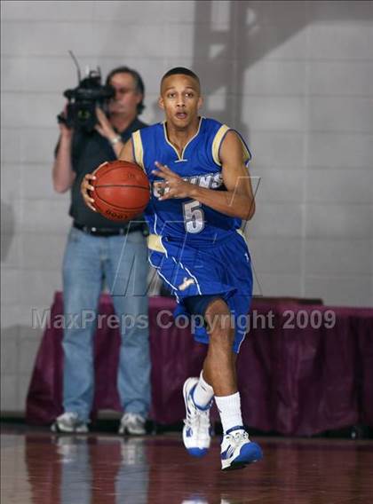 Thumbnail 3 in Strake Jesuit vs. Elkins (Texas 5A Region 3 Semifinal) photogallery.