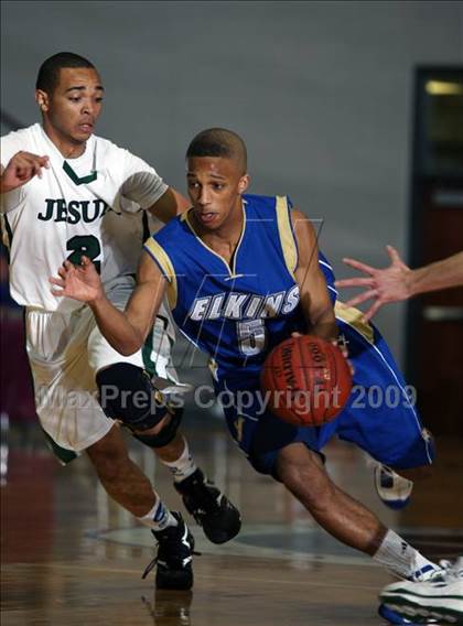 Thumbnail 1 in Strake Jesuit vs. Elkins (Texas 5A Region 3 Semifinal) photogallery.