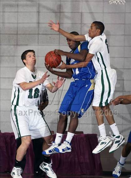 Thumbnail 3 in Strake Jesuit vs. Elkins (Texas 5A Region 3 Semifinal) photogallery.