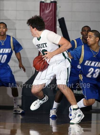 Thumbnail 1 in Strake Jesuit vs. Elkins (Texas 5A Region 3 Semifinal) photogallery.