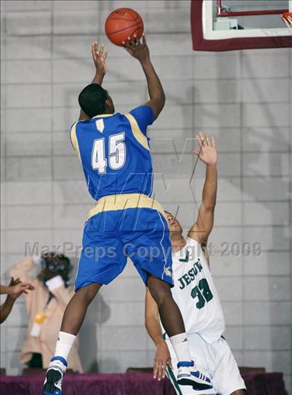 Thumbnail 3 in Strake Jesuit vs. Elkins (Texas 5A Region 3 Semifinal) photogallery.