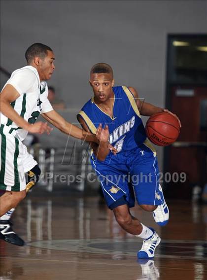 Thumbnail 3 in Strake Jesuit vs. Elkins (Texas 5A Region 3 Semifinal) photogallery.