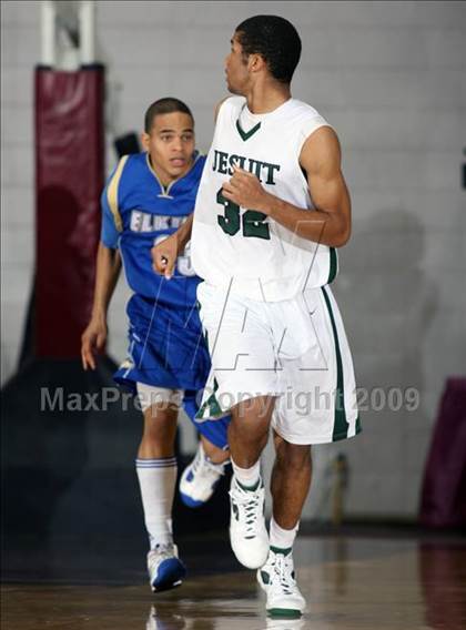 Thumbnail 2 in Strake Jesuit vs. Elkins (Texas 5A Region 3 Semifinal) photogallery.