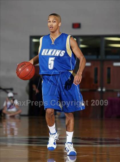 Thumbnail 2 in Strake Jesuit vs. Elkins (Texas 5A Region 3 Semifinal) photogallery.