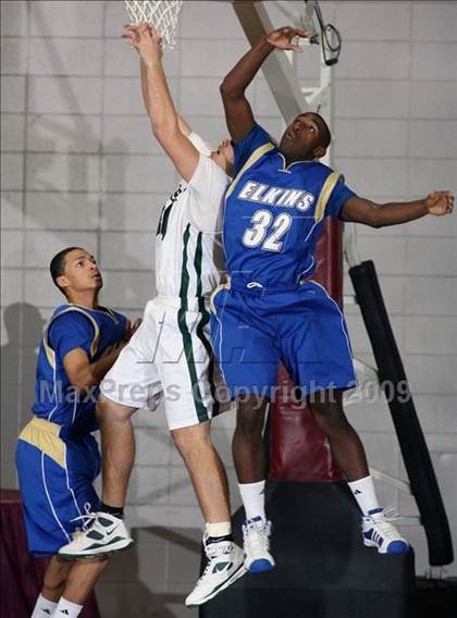 Thumbnail 2 in Strake Jesuit vs. Elkins (Texas 5A Region 3 Semifinal) photogallery.