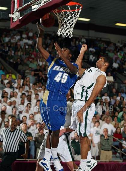 Thumbnail 1 in Strake Jesuit vs. Elkins (Texas 5A Region 3 Semifinal) photogallery.