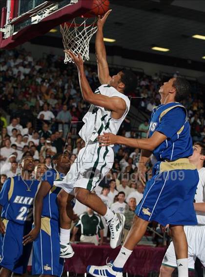 Thumbnail 3 in Strake Jesuit vs. Elkins (Texas 5A Region 3 Semifinal) photogallery.