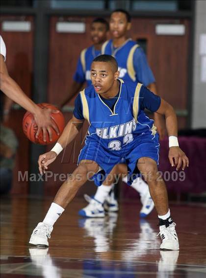 Thumbnail 2 in Strake Jesuit vs. Elkins (Texas 5A Region 3 Semifinal) photogallery.