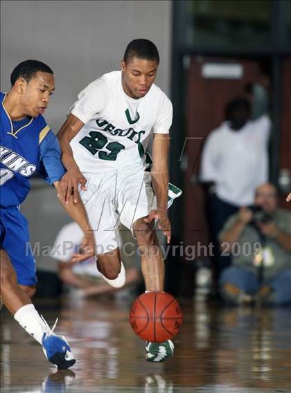 Thumbnail 3 in Strake Jesuit vs. Elkins (Texas 5A Region 3 Semifinal) photogallery.