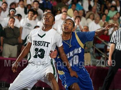 Thumbnail 2 in Strake Jesuit vs. Elkins (Texas 5A Region 3 Semifinal) photogallery.