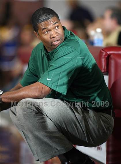 Thumbnail 2 in Strake Jesuit vs. Elkins (Texas 5A Region 3 Semifinal) photogallery.