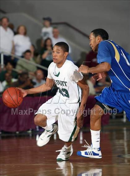 Thumbnail 1 in Strake Jesuit vs. Elkins (Texas 5A Region 3 Semifinal) photogallery.