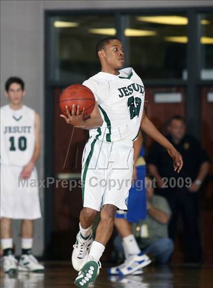 Thumbnail 2 in Strake Jesuit vs. Elkins (Texas 5A Region 3 Semifinal) photogallery.