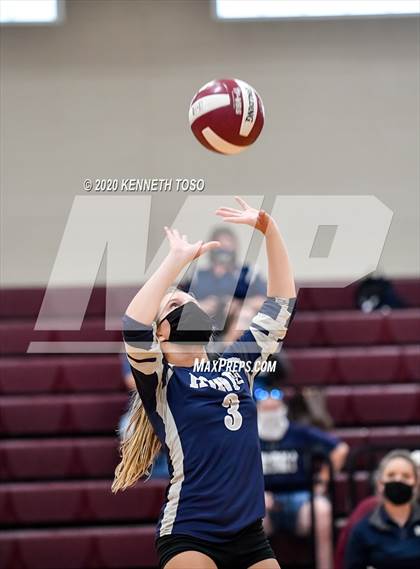 Thumbnail 3 in Hondo vs Devine (JV) photogallery.
