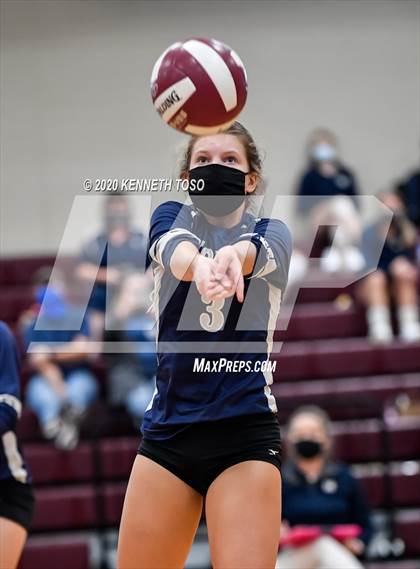 Thumbnail 2 in Hondo vs Devine (JV) photogallery.