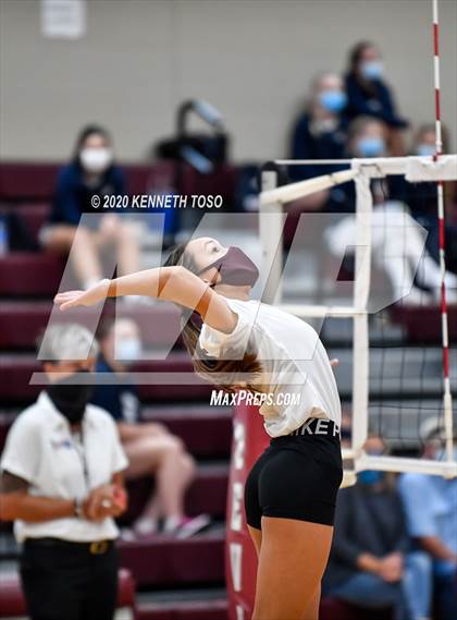 Thumbnail 2 in Hondo vs Devine (JV) photogallery.