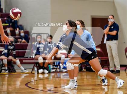 Thumbnail 1 in Hondo vs Devine (JV) photogallery.