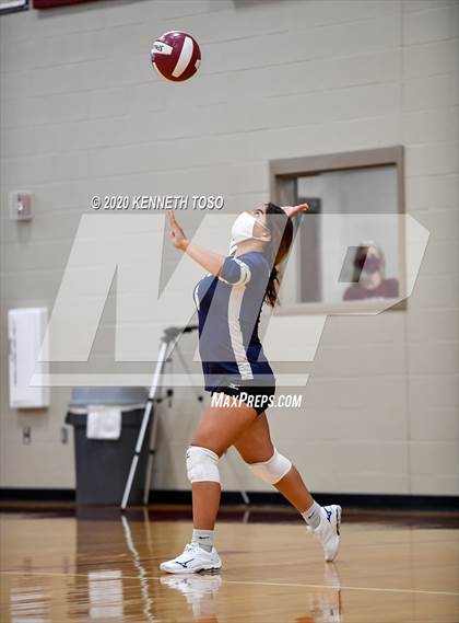 Thumbnail 1 in Hondo vs Devine (JV) photogallery.