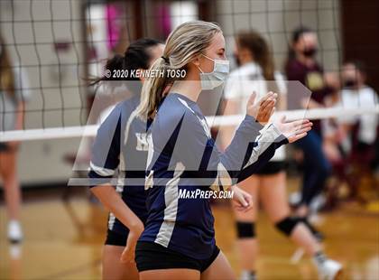 Thumbnail 3 in Hondo vs Devine (JV) photogallery.
