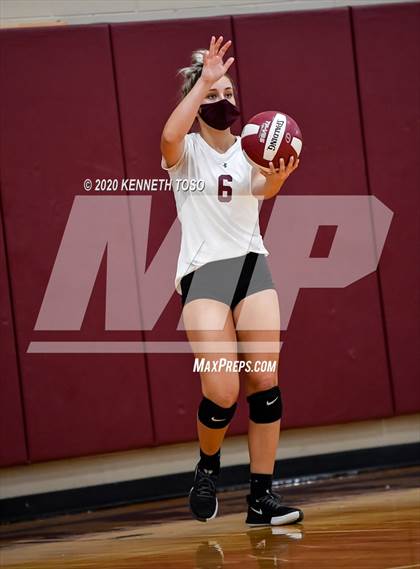 Thumbnail 2 in Hondo vs Devine (JV) photogallery.