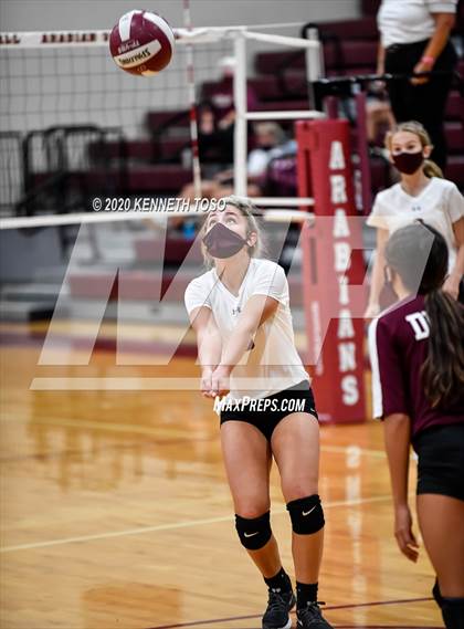 Thumbnail 2 in Hondo vs Devine (JV) photogallery.