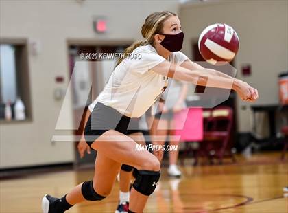 Thumbnail 2 in Hondo vs Devine (JV) photogallery.