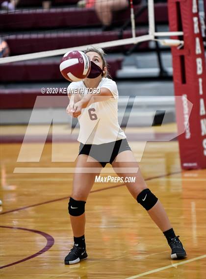 Thumbnail 3 in Hondo vs Devine (JV) photogallery.