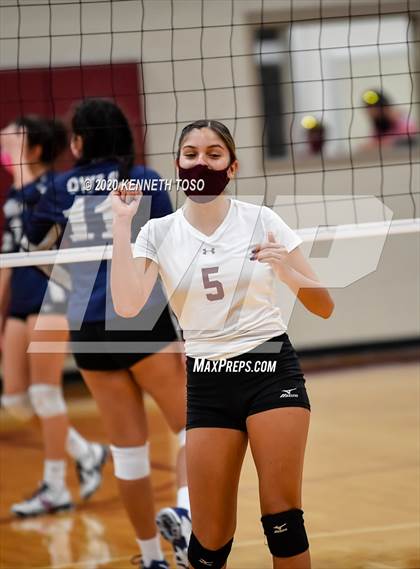 Thumbnail 1 in Hondo vs Devine (JV) photogallery.