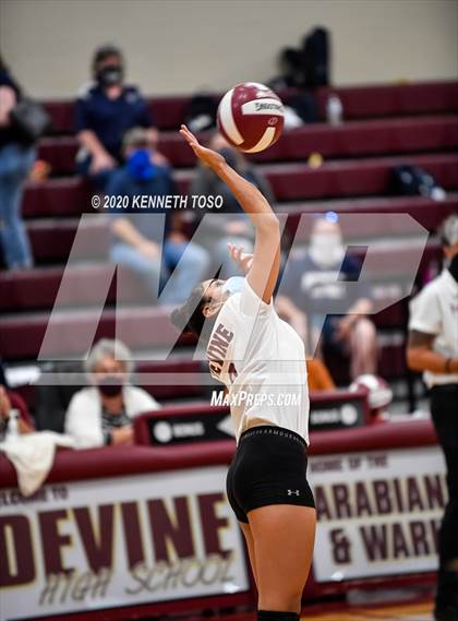 Thumbnail 1 in Hondo vs Devine (JV) photogallery.